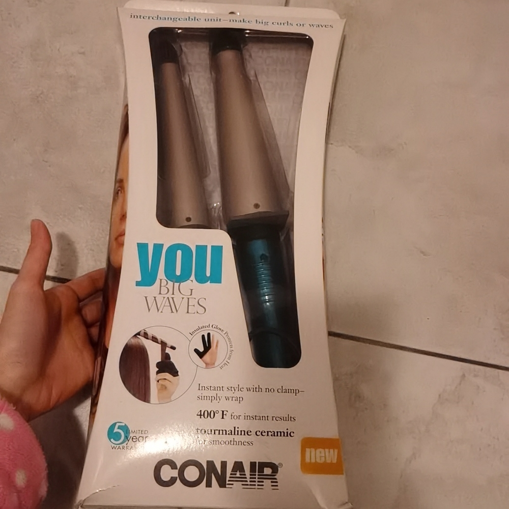 Conair ceramic curl ion NIB